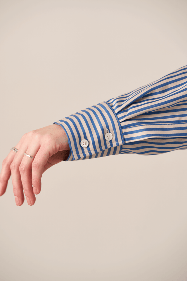 Oversized button-up TENCEL™ Lyocell shirt for tall women