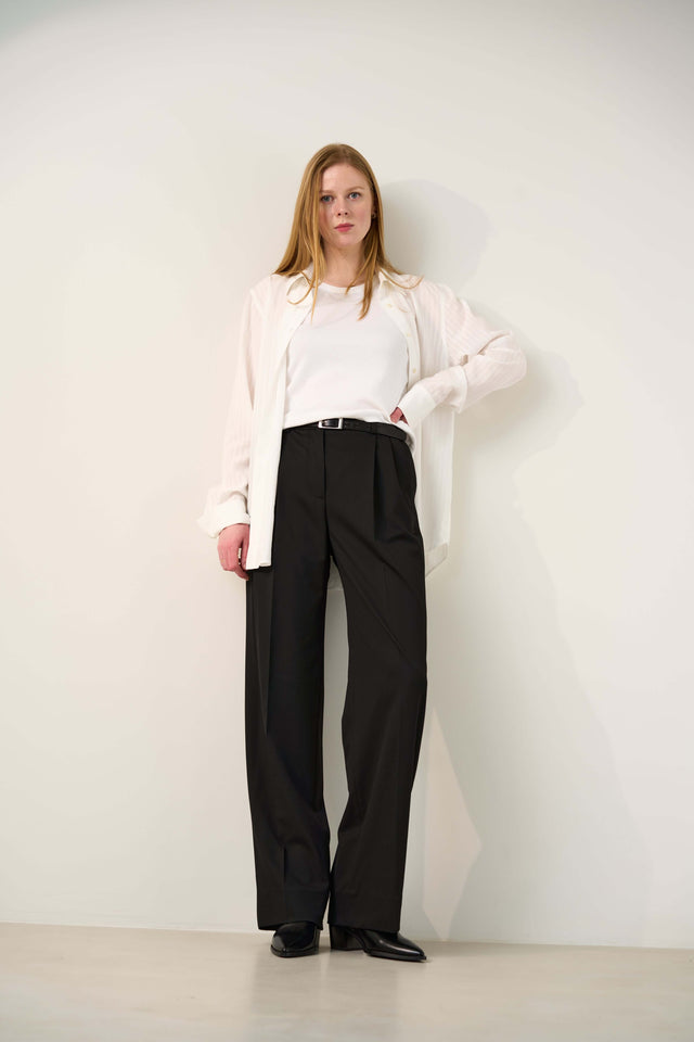 Tall women's straight-leg pants with double pleats, wrinkle-resistant stretch blend, extra hem